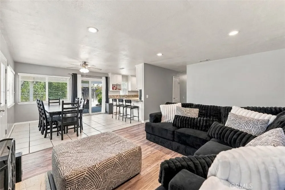 4263 Baggett Riverside, CA 92505