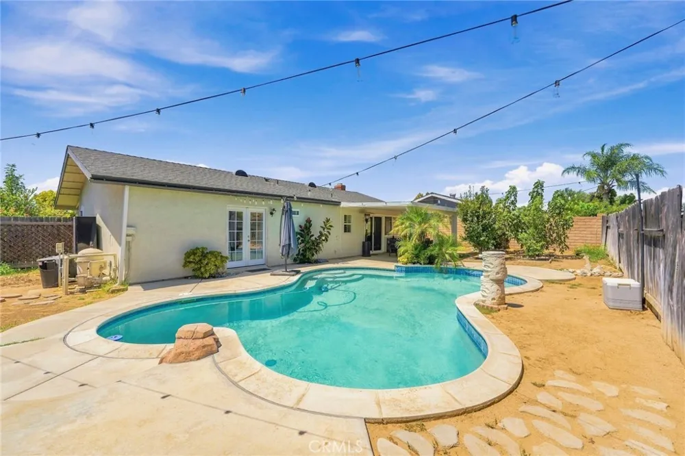 4263 Baggett Riverside, CA 92505