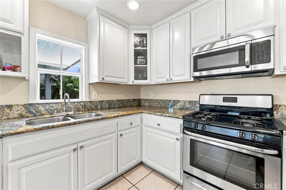 4263 Baggett Riverside, CA 92505