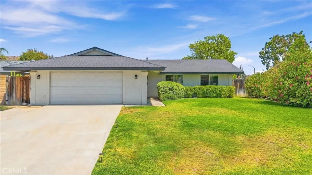 4263 Baggett Riverside, CA 92505