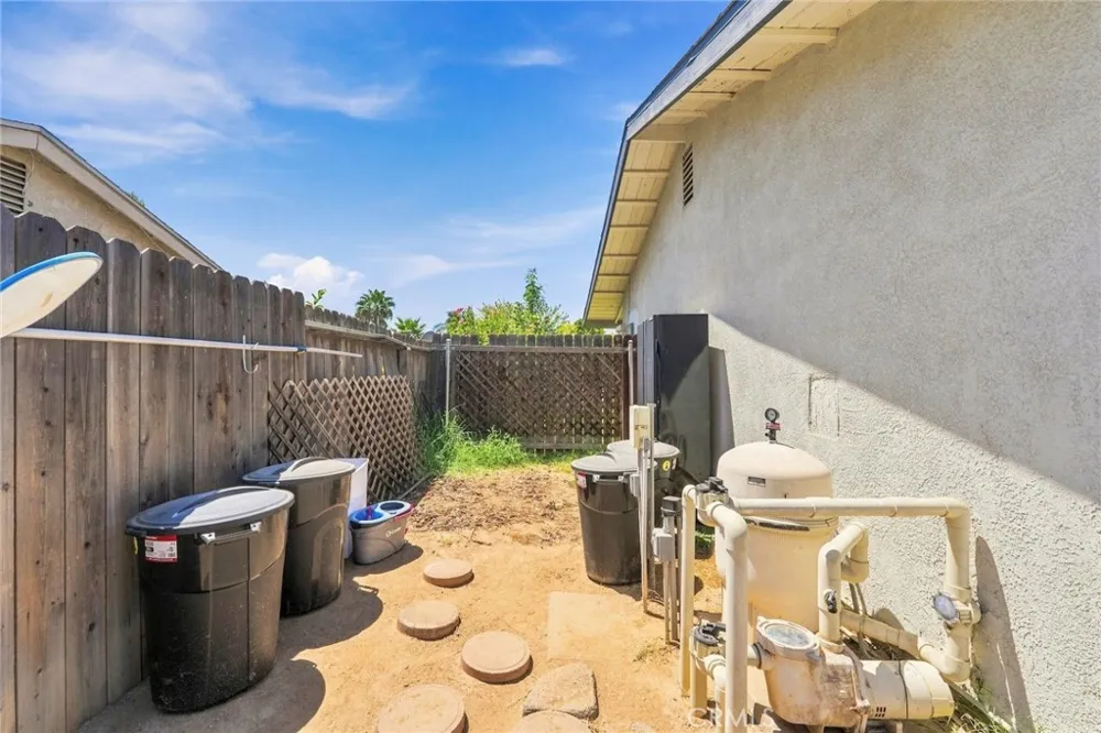 4263 Baggett Riverside, CA 92505