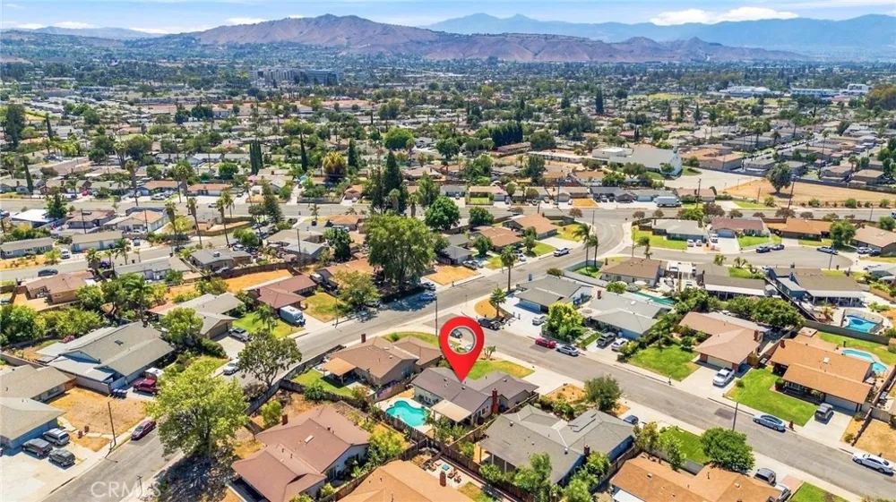 4263 Baggett Riverside, CA 92505