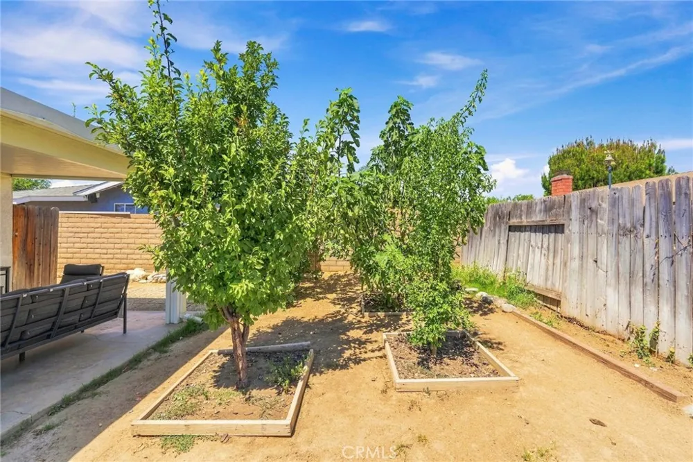 4263 Baggett Riverside, CA 92505
