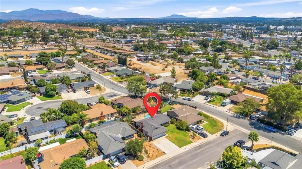 4263 Baggett Riverside, CA 92505