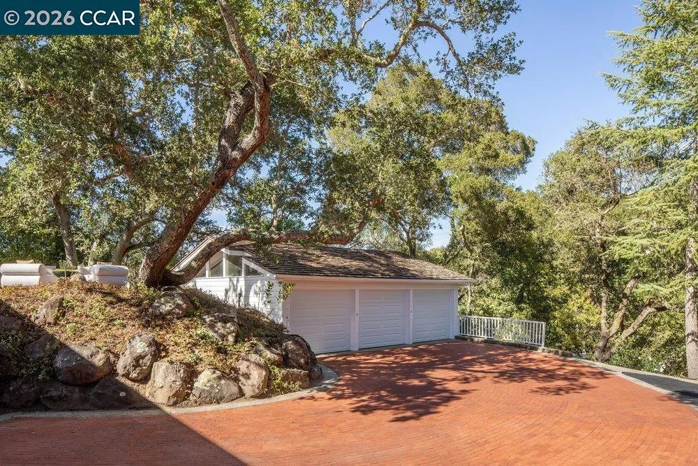17 Dias Dorados Orinda, CA 94563