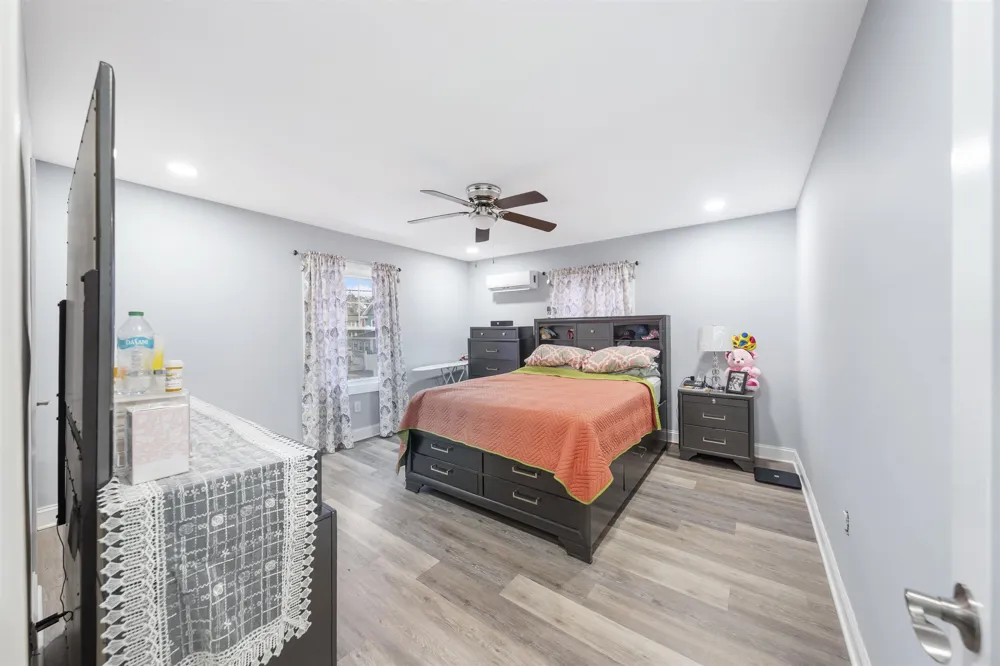 61-63 KEER AVE Newark, NJ 07112