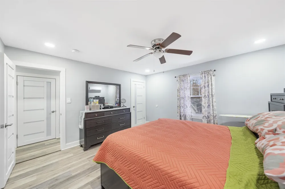 61-63 KEER AVE Newark, NJ 07112