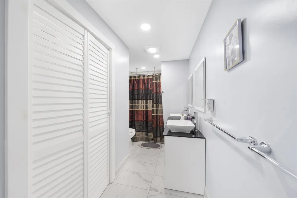 61-63 KEER AVE Newark, NJ 07112