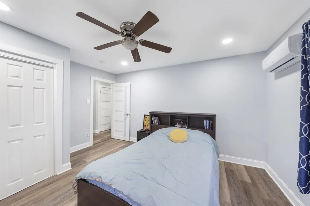 61-63 KEER AVE Newark, NJ 07112
