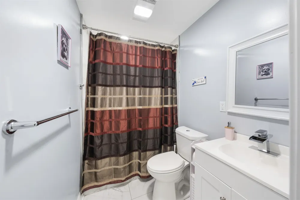 61-63 KEER AVE Newark, NJ 07112