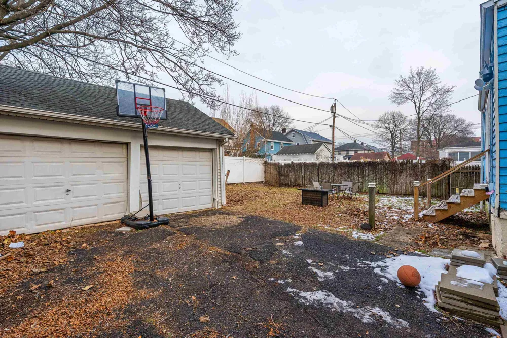 61-63 KEER AVE Newark, NJ 07112
