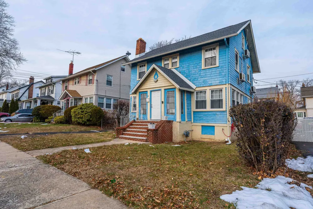 61-63 KEER AVE Newark, NJ 07112