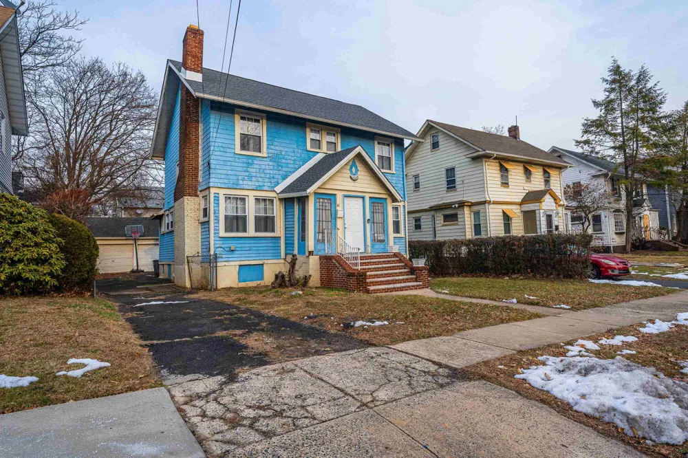 61-63 KEER AVE Newark, NJ 07112