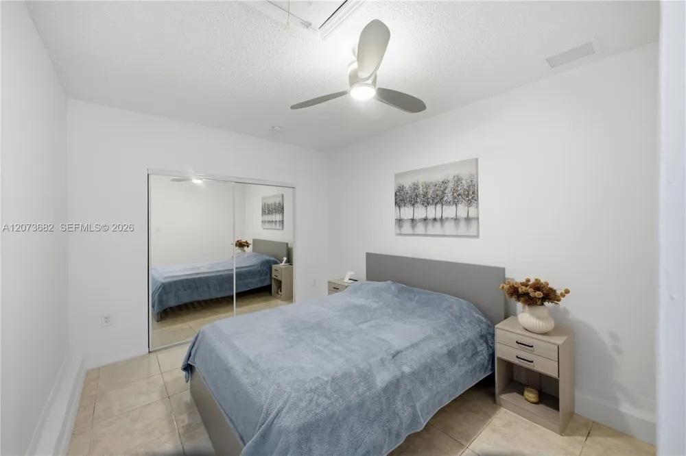 8635 SW 15th St Pembroke Pines, FL 33025