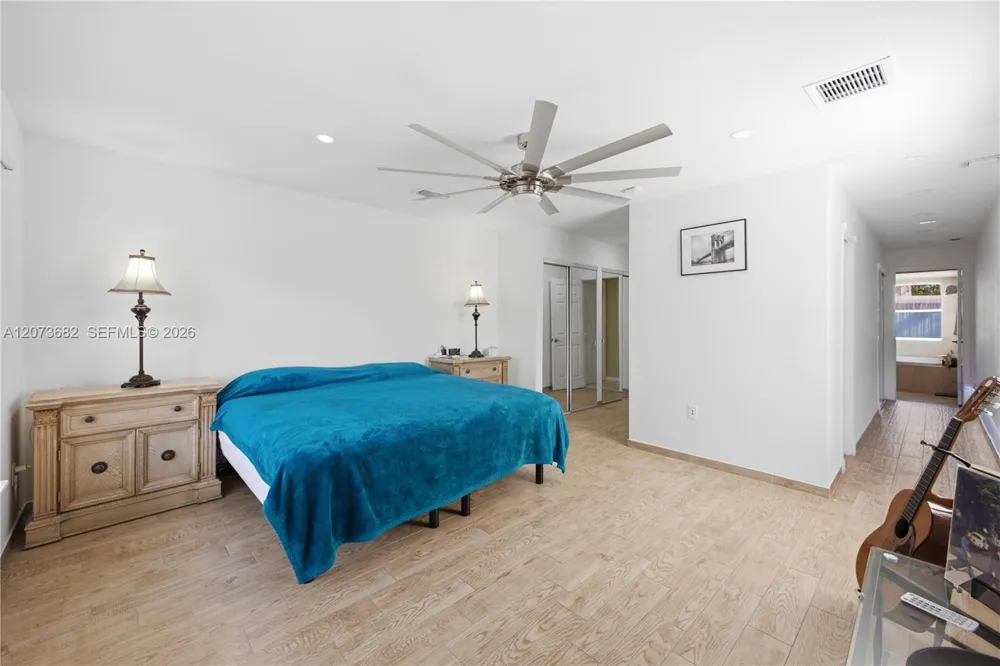8635 SW 15th St Pembroke Pines, FL 33025