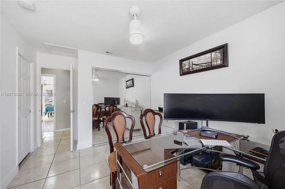 8635 SW 15th St Pembroke Pines, FL 33025