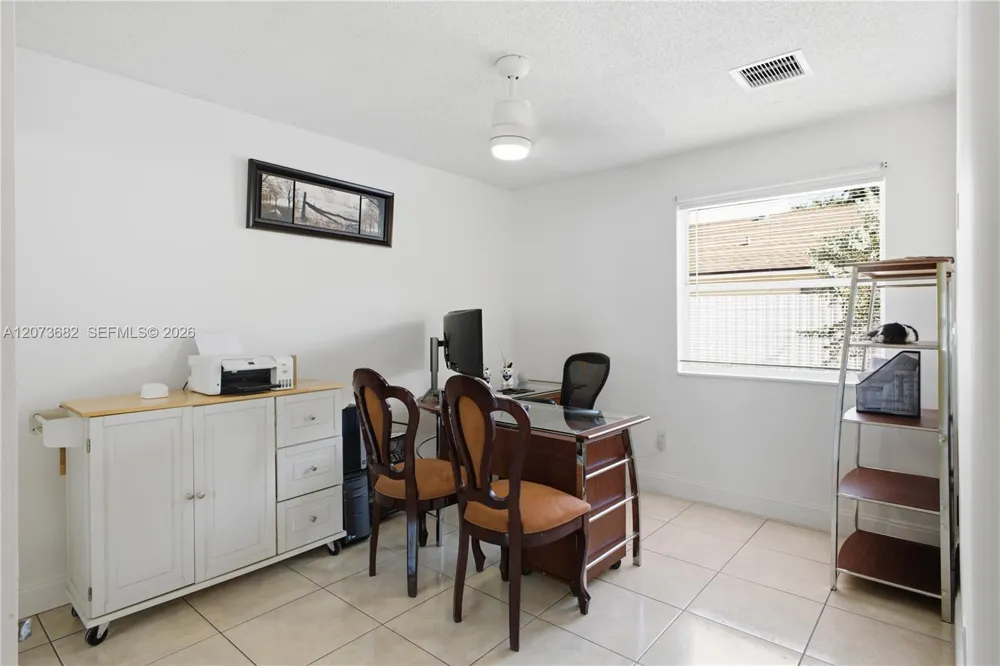 8635 SW 15th St Pembroke Pines, FL 33025