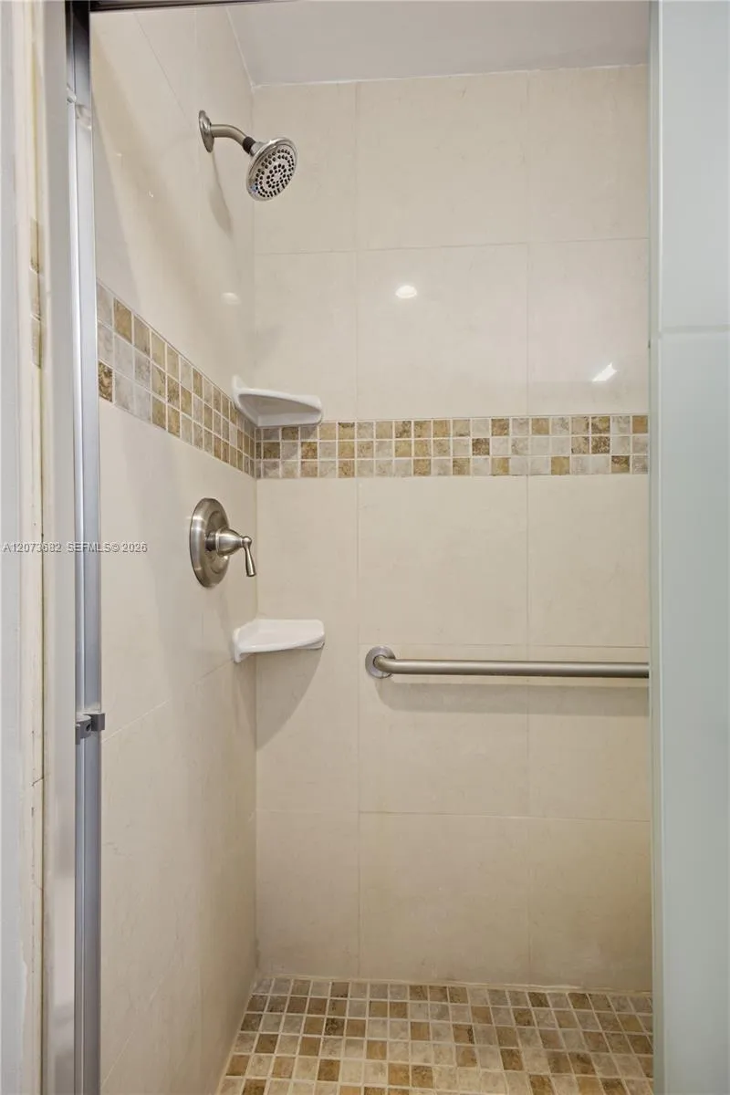 8635 SW 15th St Pembroke Pines, FL 33025