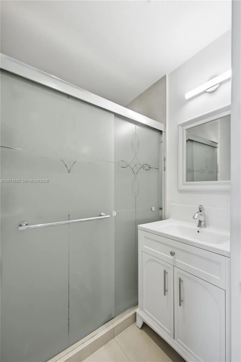 8635 SW 15th St Pembroke Pines, FL 33025