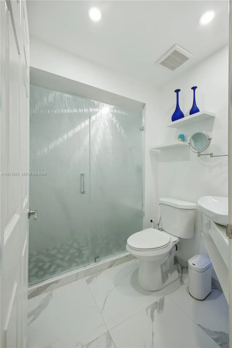 8635 SW 15th St Pembroke Pines, FL 33025