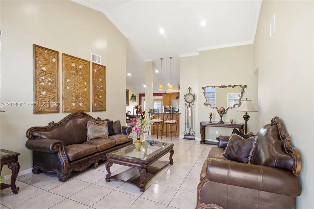 8635 SW 15th St Pembroke Pines, FL 33025