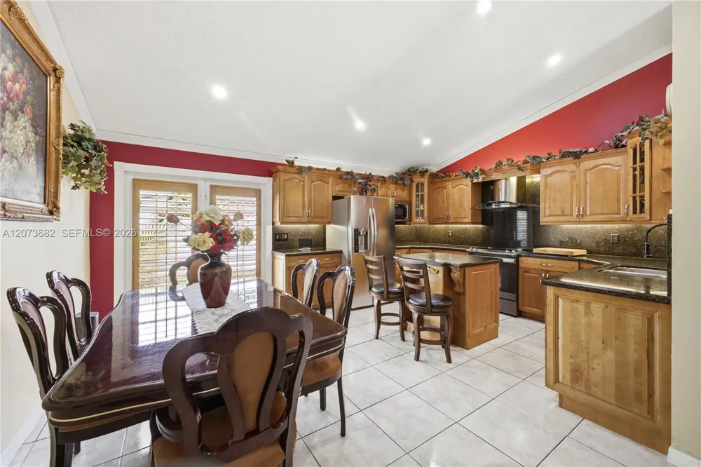 8635 SW 15th St Pembroke Pines, FL 33025