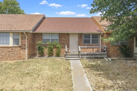 1419 Stoneridge Manor