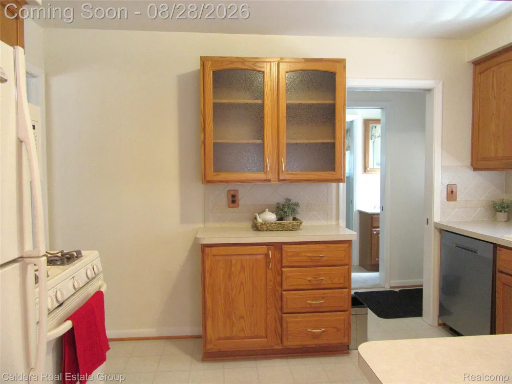 3208 Glenview Avenue Royal Oak City, MI 48073