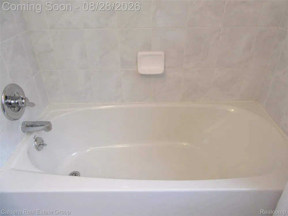 3208 Glenview Avenue Royal Oak City, MI 48073