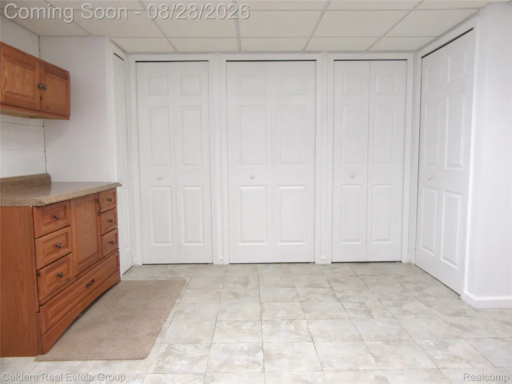 3208 Glenview Avenue Royal Oak City, MI 48073