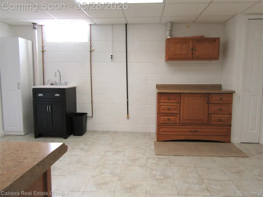 3208 Glenview Avenue Royal Oak City, MI 48073