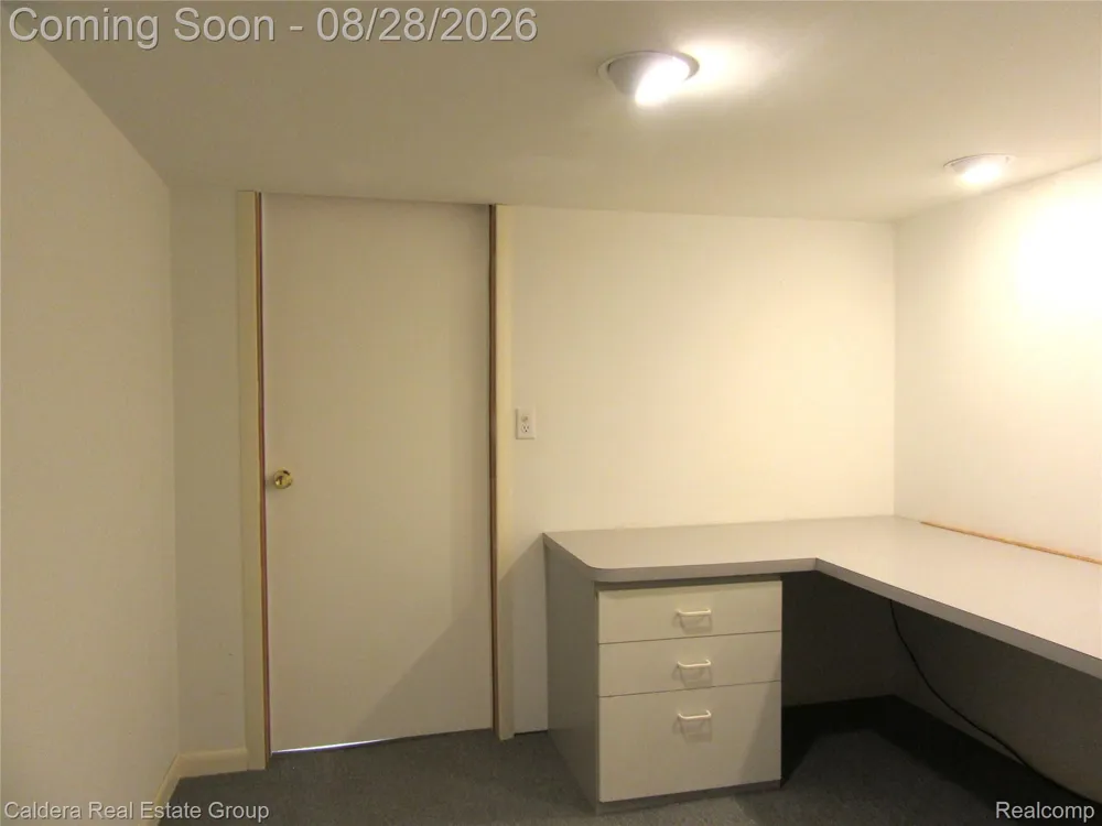 3208 Glenview Avenue Royal Oak City, MI 48073