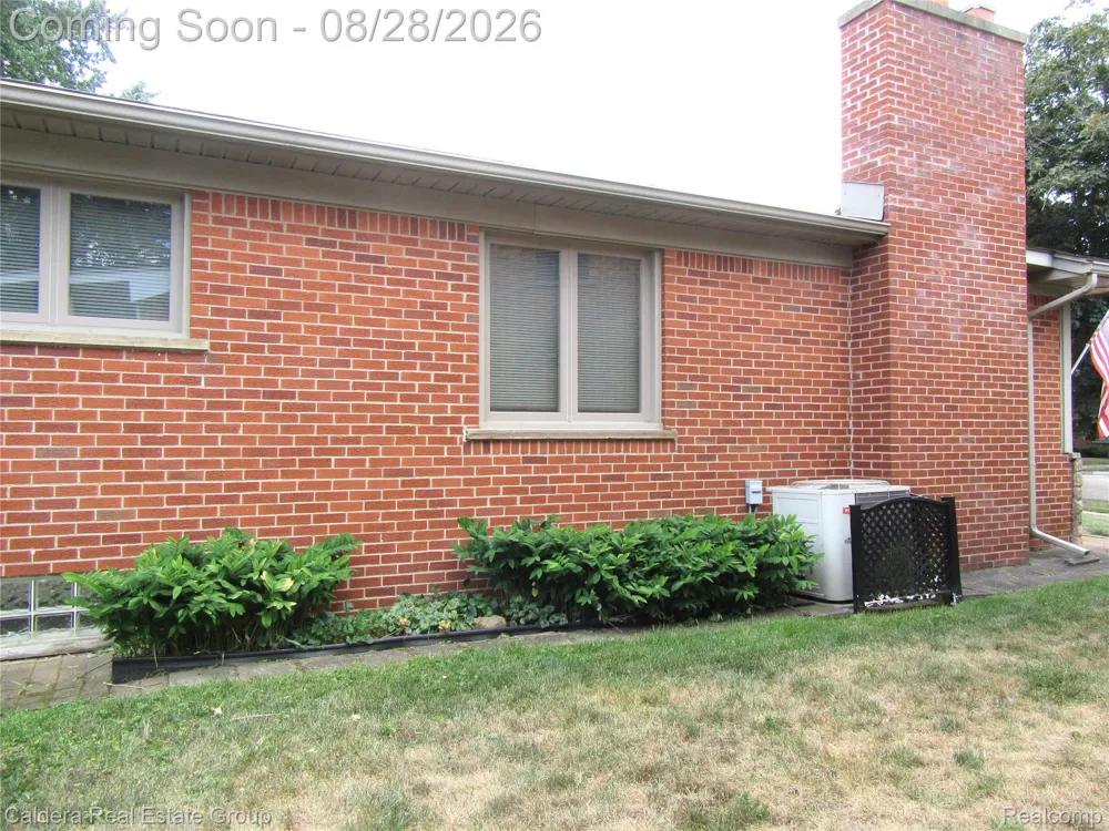 3208 Glenview Avenue Royal Oak City, MI 48073