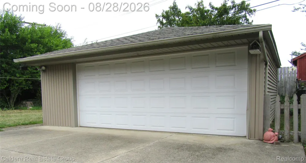 3208 Glenview Avenue Royal Oak City, MI 48073