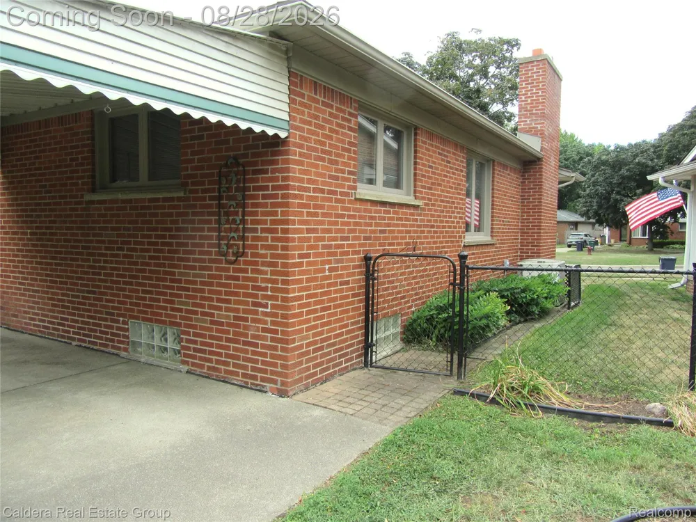 3208 Glenview Avenue Royal Oak City, MI 48073