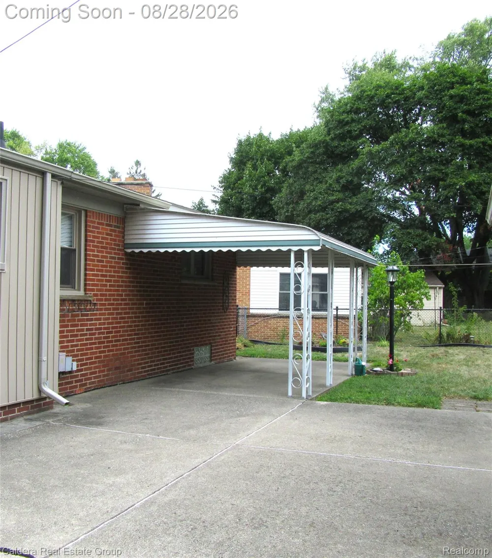 3208 Glenview Avenue Royal Oak City, MI 48073