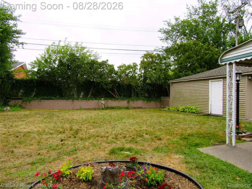 3208 Glenview Avenue Royal Oak City, MI 48073