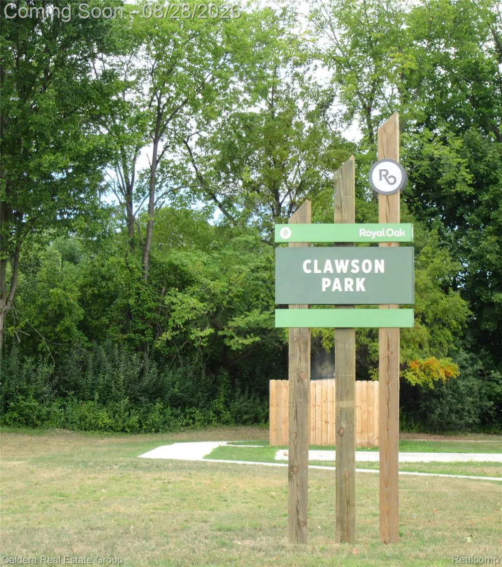 3208 Glenview Avenue Royal Oak City, MI 48073