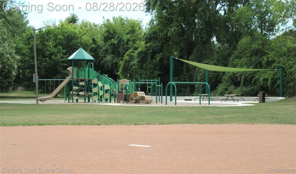 3208 Glenview Avenue Royal Oak City, MI 48073