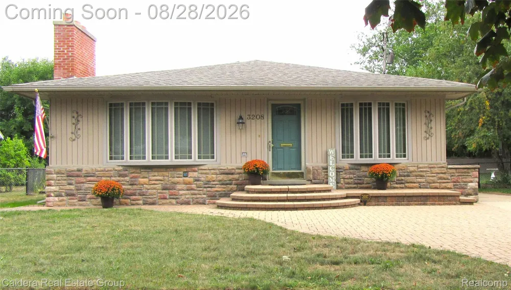 3208 Glenview Avenue Royal Oak City, MI 48073