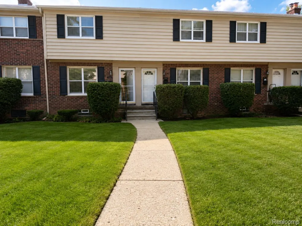 3352 Coolidge Highway #11 Royal Oak City, MI 48073