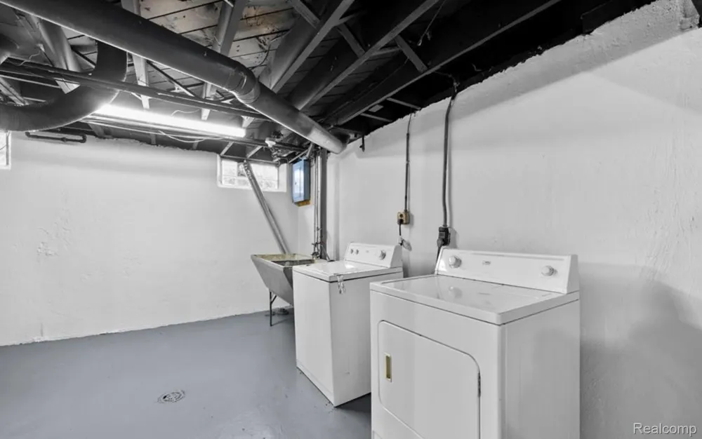 3352 Coolidge Highway #11 Royal Oak City, MI 48073