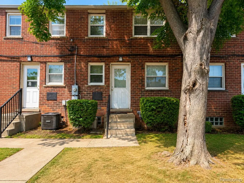 3352 Coolidge Highway #11 Royal Oak City, MI 48073