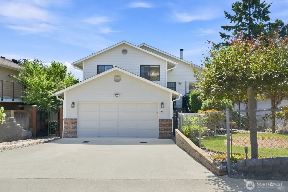 1011 28th Place Renton, WA 98056
