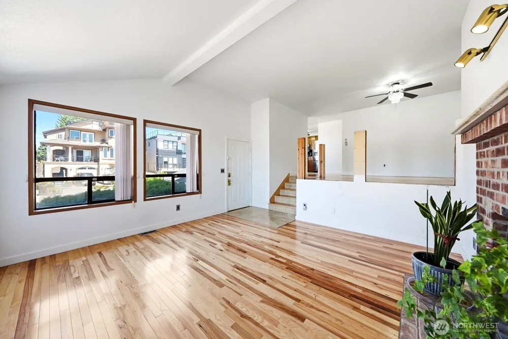 1011 28th Place Renton, WA 98056