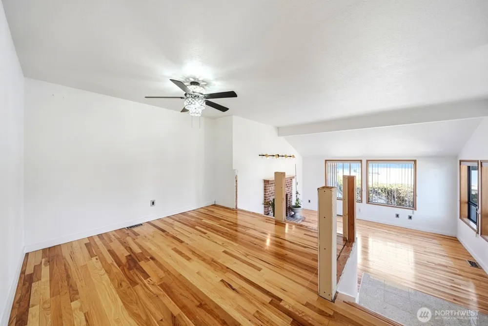 1011 28th Place Renton, WA 98056