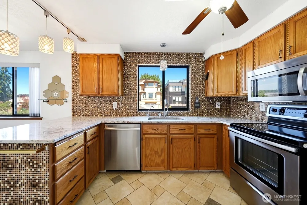 1011 28th Place Renton, WA 98056