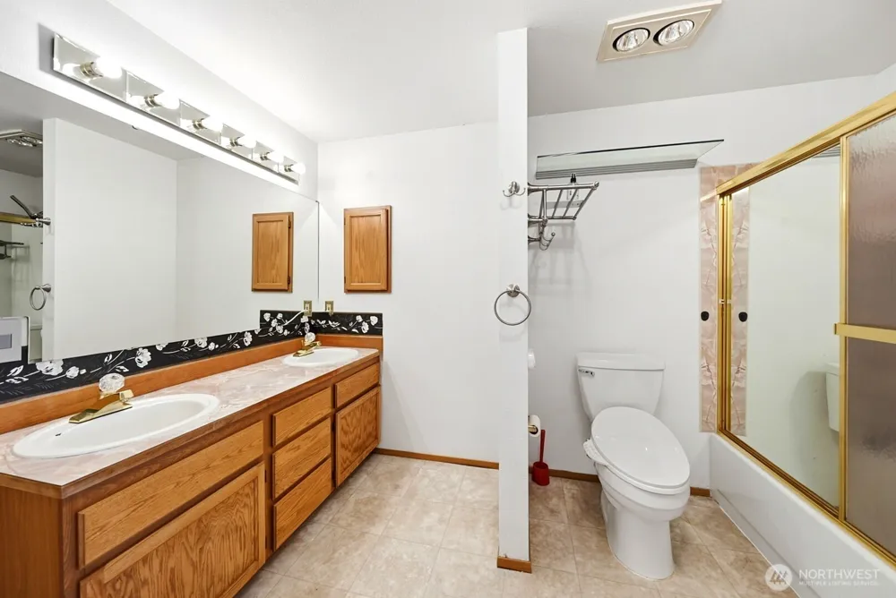 1011 28th Place Renton, WA 98056