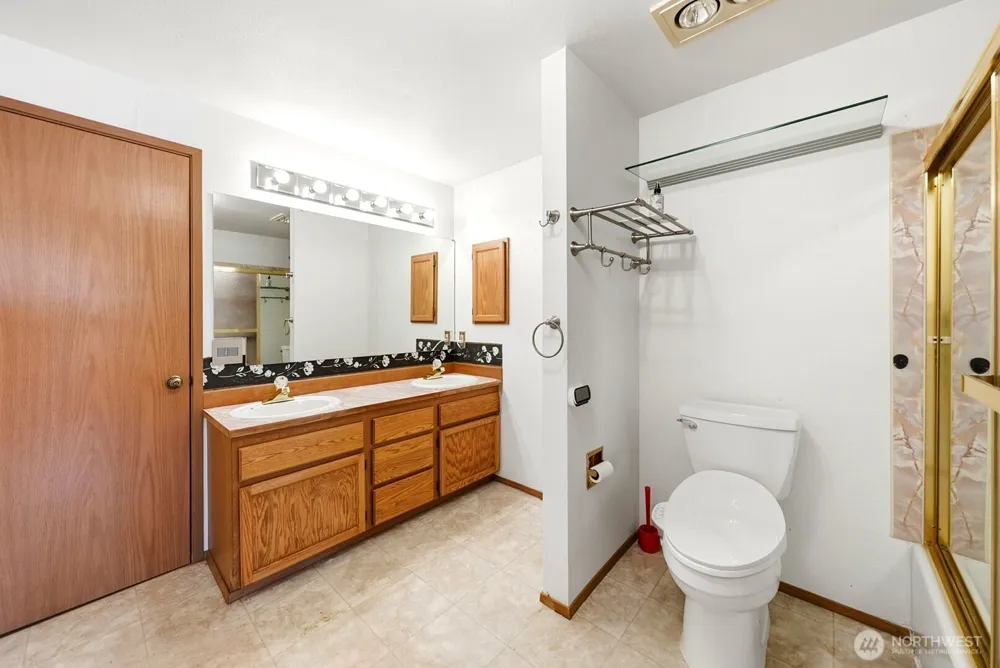 1011 28th Place Renton, WA 98056