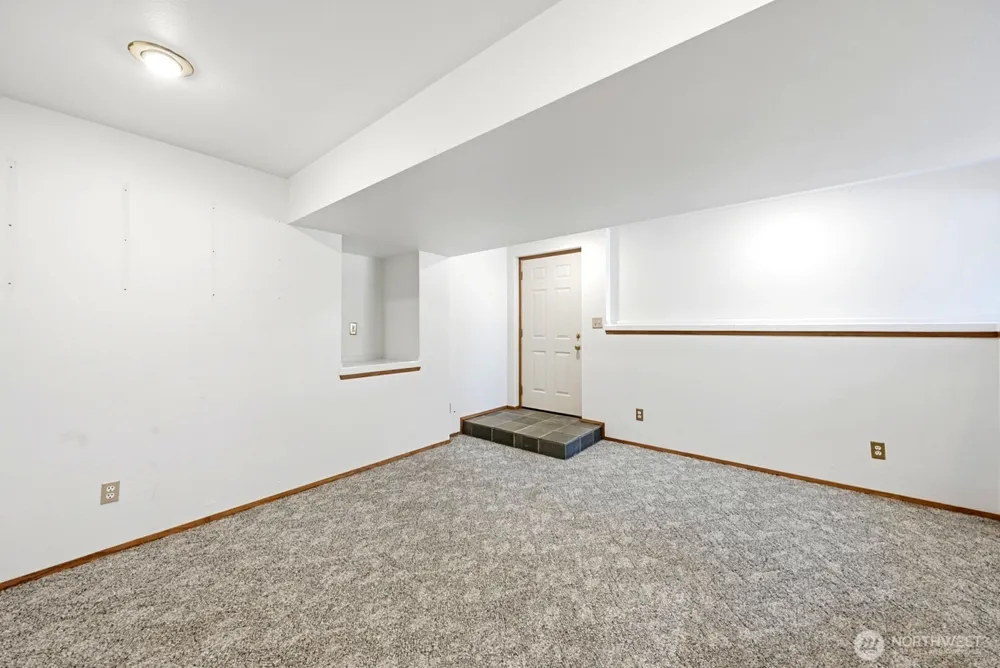 1011 28th Place Renton, WA 98056